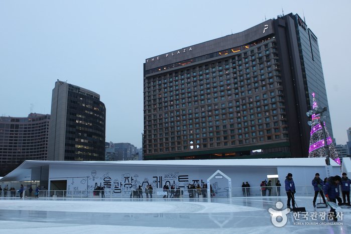 [Seoul] Eislaufbahn am Seoul Plaza (서울광장 스케이트장)