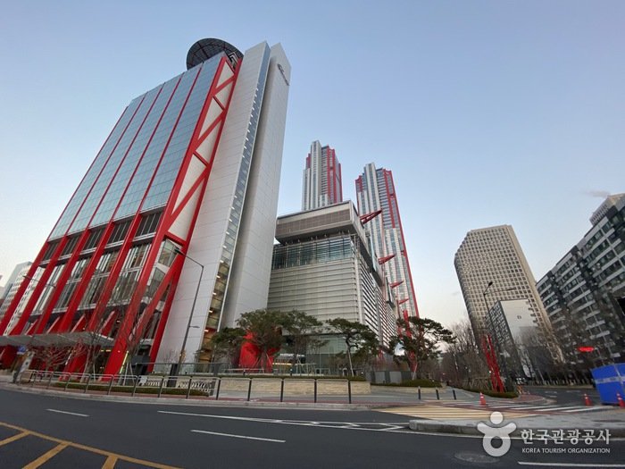 [Seoul] The Hyundai Seoul (더현대 서울)