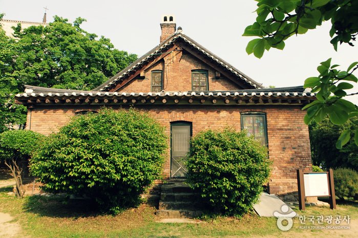 [Daegu] Haus der Missionarin Switzer (선교사스윗즈주택)