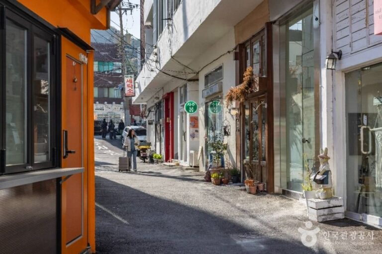 [Busan] Straße Haeridan-gil (해리단길)