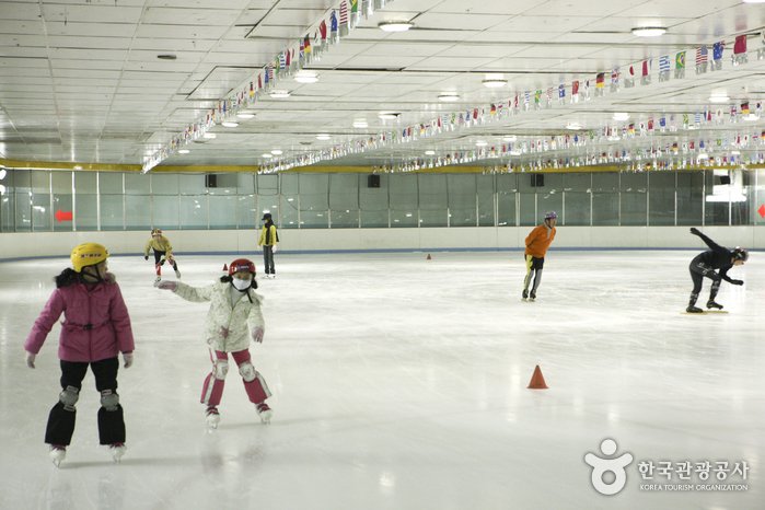 [Gyeonggi-do] Eislaufbahn im Olympia-Sportzentrum Bundang (분당올림픽스포츠센터 아이스링크)