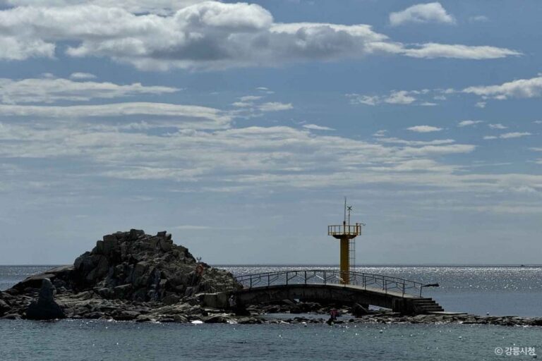 [Gangwon-do] Strand Sacheonjin (Strand Sacheon Dwitbul) (사천진해변(사천뒷불해수욕장))