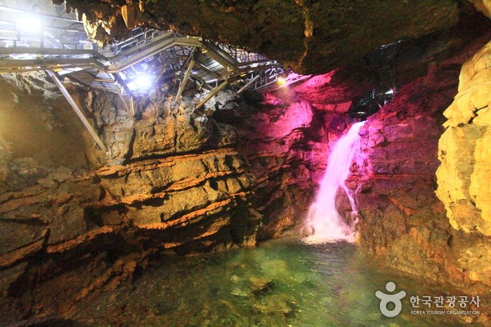 [Gangwon-do] Höhle Daegeumgul (Höhlensystem Daei-ri) (대금굴 (대이리 동굴지대))