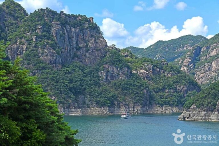 [Chungcheongbuk-do] Chungjuho Cruise (충주호 유람선)