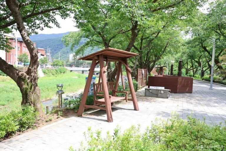 [Chungcheongbuk-do] Fußbadweg der heißen Quellen Suanbo (수안보온천 족욕길)