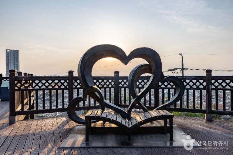 [Chungcheongbuk-do] Aussichtsplattform Suamgol (수암골전망대)