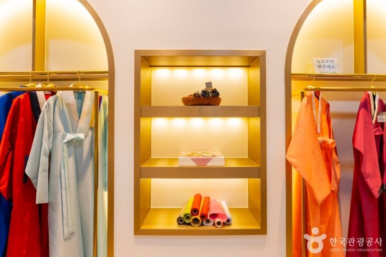 [Gyeongsangbuk-do] Koreanisches Förderungsinstitut für Hanbok (한국한복진흥원)