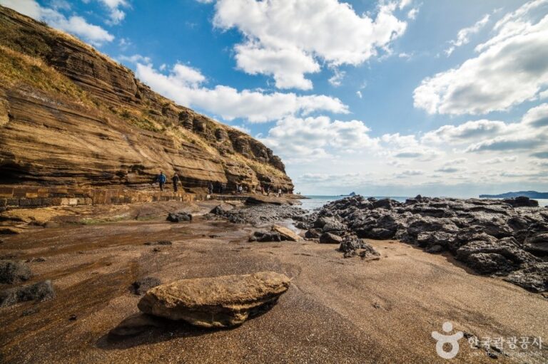 [Jeju] Strand Yongmeori (용머리해안)